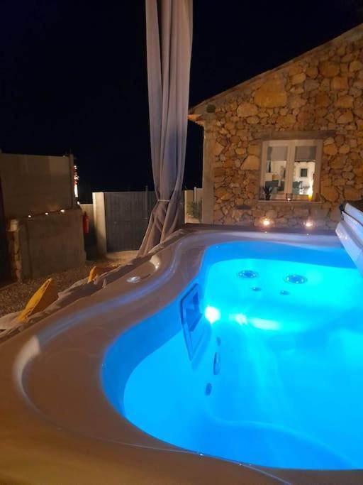 L'Antre Deux Pierres, Romantisme, Jacuzzi Exterieur, Plateau Dinatoire Bouyon Exterior photo
