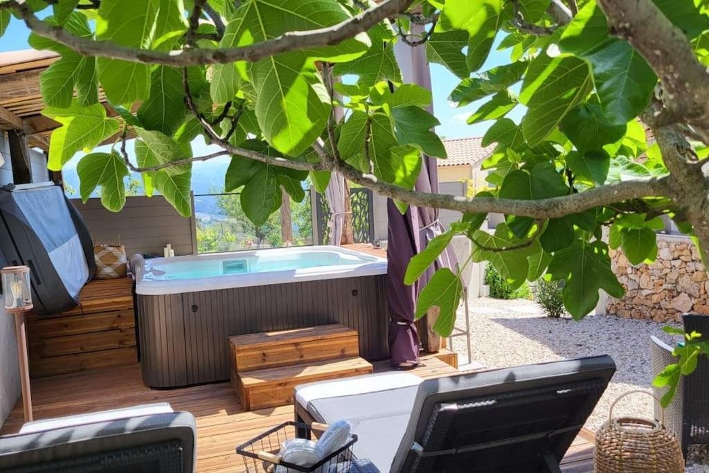 L'Antre Deux Pierres, Romantisme, Jacuzzi Exterieur, Plateau Dinatoire Bouyon Exterior photo